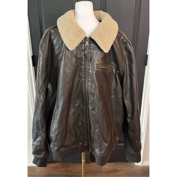 Levi's Men's Faux Leather Aviator Bomber Jacket with Sherpa Collar - Picture 3 of 5